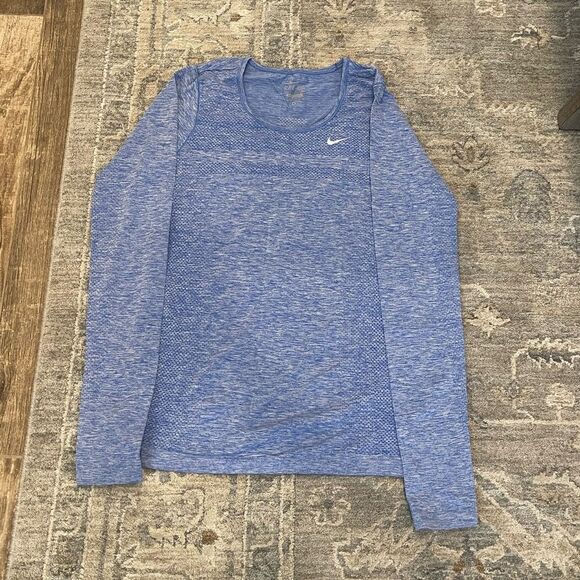 Nike Dri-Fit Long Sleeve Shirt Women's Light Blue Lightly Worn Small - Picture 2 of 4